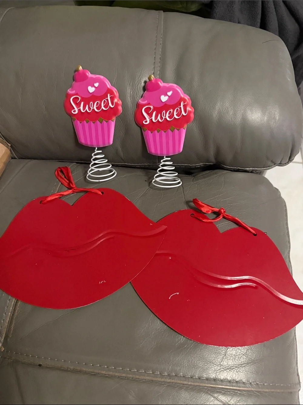 Pink Cupcake 'Sweet' Table Popper Decorations with Red Lip Hangings